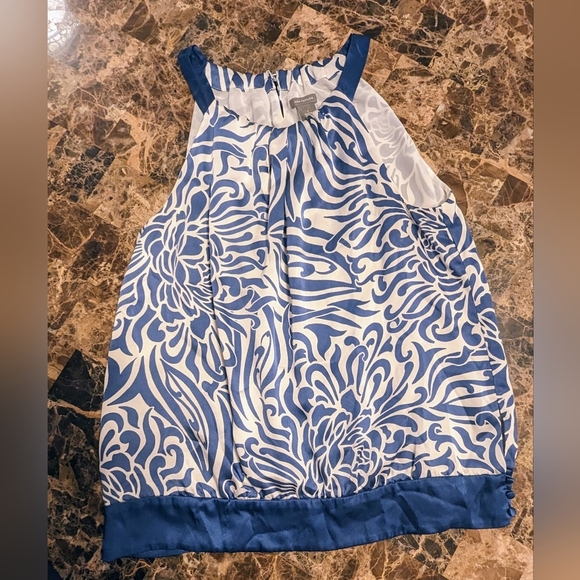 5/$25 Ann Taylor 100% Silk Blouse - Picture 3 of 6